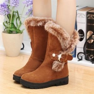Brand new faux suede ladies snow boots super comfy